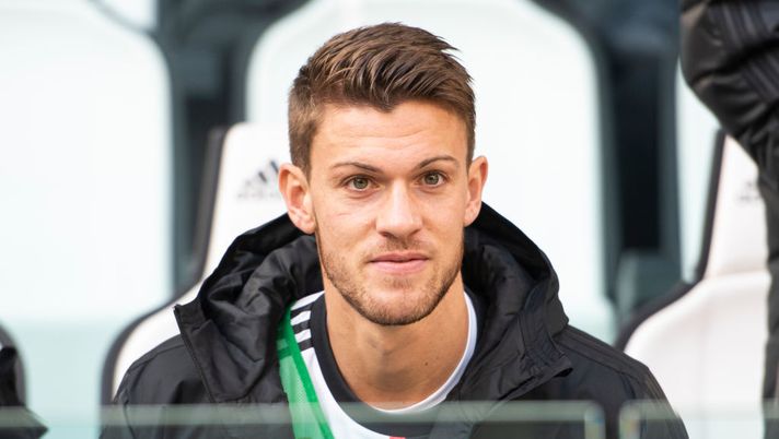 TURIN, ITALY - FEBRUARY 02:  Daniele Rugani of Juventus on the bench looks on during the Serie A match between Juventus and  ACF Fiorentina at Allianz Stadium on February 2, 2020 in Turin, Italy.   (Photo by Giorgio Perottino - Juventus FC/Juventus FC via Getty Images) 