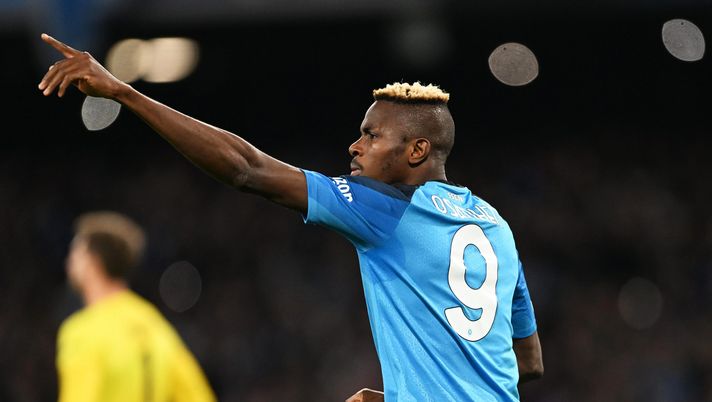 NAPLES, ITALY - MARCH 15: Victor Osimhen of SSC Napoli celebrates after scoring the team's first goal during the UEFA Champions League round of 16 leg two match between SSC Napoli and Eintracht Frankfurt at Stadio Diego Armando Maradona on March 15, 2023 in Naples, Italy. (Photo by Francesco Pecoraro/Getty Images) osimhen napoli