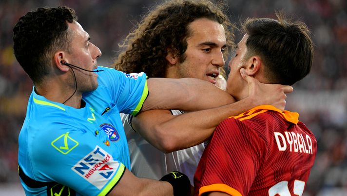Roma-Lazio, caos al fischio finale: Guendouzi dà un pugno sullo stomaco a Paredes - immagine 1