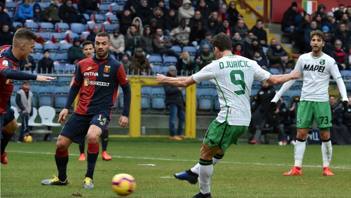 GENOA, ITALY - FEBRUARY 03: Filip Djuricic of US Sassuolo scores the first goal during the Serie A match between Genoa CFC and US Sassuolo at Stadio Luigi Ferraris on February 3, 2019 in Genoa, Italy. (Photo by Paolo Rattini/Getty Images) GENOA, ITALY - FEBRUARY 03: Filip Djuricic of US Sassuolo scores the first goal during the Serie A match between Genoa CFC and US Sassuolo at Stadio Luigi Ferraris on February 3, 2019 in Genoa, Italy. (Photo by Paolo Rattini/Getty Images)