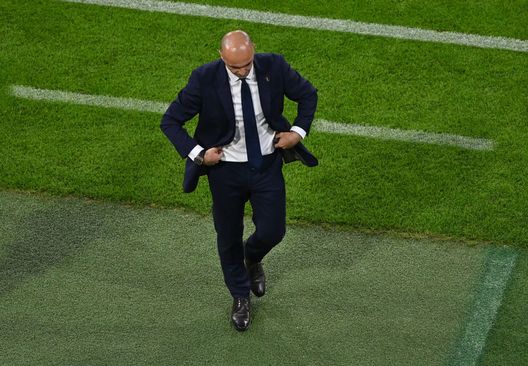 MUNICH, GERMANY - JULY 02: Roberto Martinez, Head Coach of Belgium looks on during the UEFA Euro 2020 Championship Quarter-final match between Belgium and Italy at Football Arena Munich on July 02, 2021 in Munich, Germany. (Photo by Stuart Franklin/Getty Images) Martinez: “Senza Hazard e Lukaku sapevamo che mondiale sarebbe stato. Spogliatoio triste, non spaccato” - immagine 1