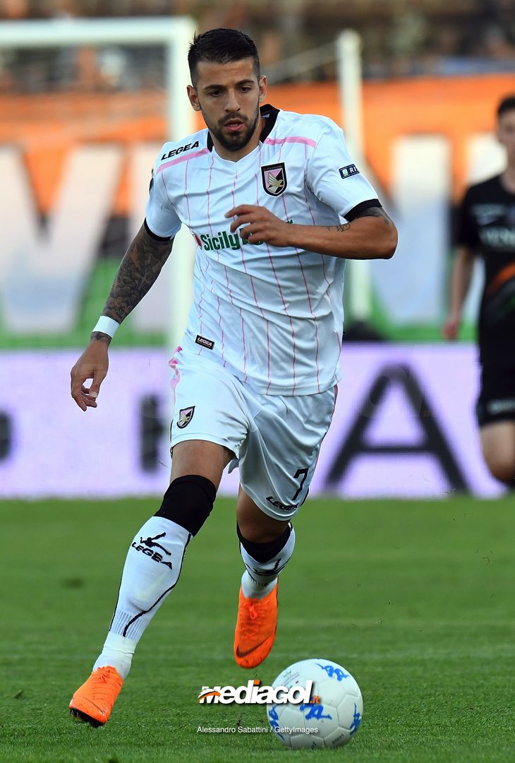  VENICE, ITALY - APRIL 27:  Aleksandar Trajkovski of US Citta di Palermo in action during the serie B match between Venezia FC and US Citta di Palermo at Stadio Pier Luigi Penzo on April 27, 2018 in Venice, Italy.  (Photo by Alessandro Sabattini/Getty Images) 