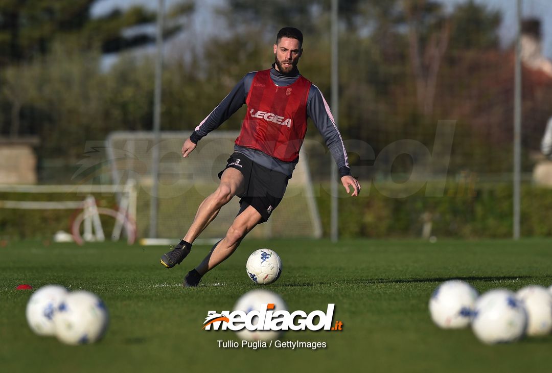  PALERMO, ITALY - MARCH 06: Anfrea Rispoli in action during a US Citta' di Palermo training session at Tenente Carmelo Onorato Sports Center on March 06, 2019 in Palermo, Italy. (Photo by Tullio M. Puglia/Getty Images) 