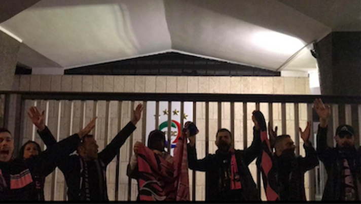Palermo in Serie C, la chiamata della Curva Nord 12: “Giovedì tutti a Roma” Palermo in Serie C, la chiamata della Curva Nord 12: “Giovedì tutti a Roma”