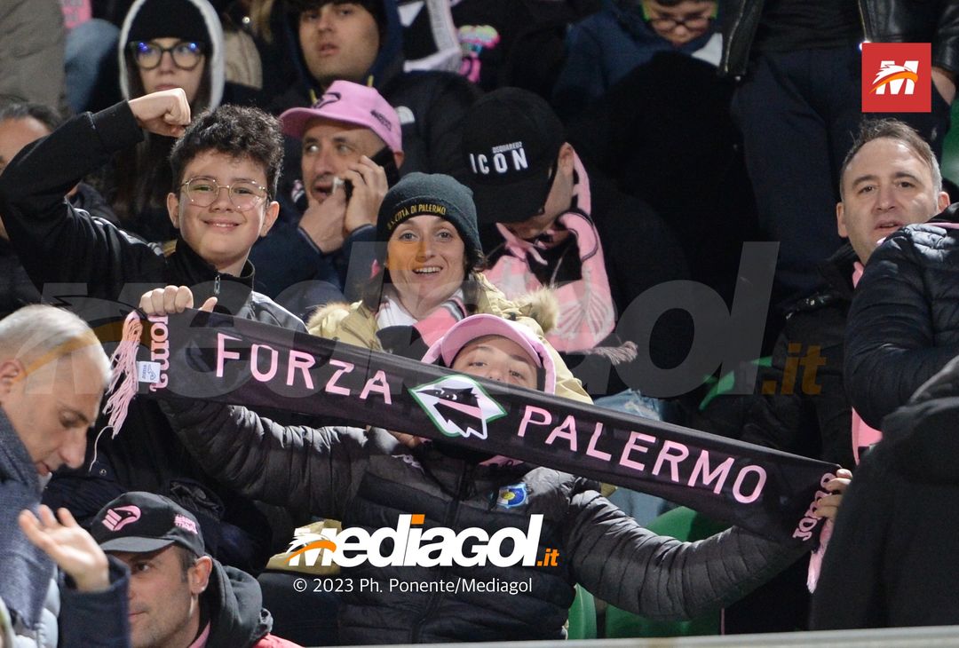 FOTOTIFO Palermo-Modena 5-2, gli scatti ai tifosi al “Renzo Barbera” (Gallery) - immagine 24