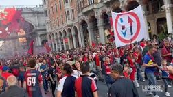 Genoa promosso in Serie A: esplode la festa rossoblu | VIDEO
