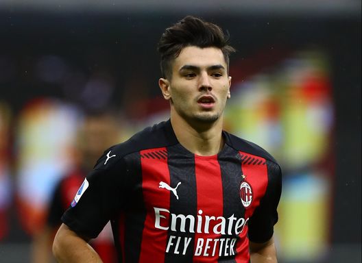 MILAN, ITALY - OCTOBER 04: Diaz Brahim of AC Milan looks on during the Serie A match between AC Milan and Spezia Calcio at Stadio Giuseppe Meazza on October 4, 2020 in Milan, Italy. (Photo by Marco Luzzani/Getty Images) MILAN, ITALY - OCTOBER 04: Diaz Brahim of AC Milan looks on during the Serie A match between AC Milan and Spezia Calcio at Stadio Giuseppe Meazza on October 4, 2020 in Milan, Italy. (Photo by Marco Luzzani/Getty Images)