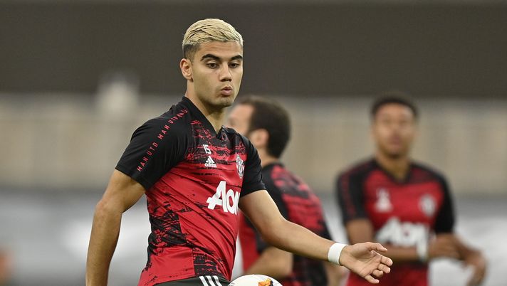 COLOGNE, GERMANY - AUGUST 16: Andreas Pereira of Manchester United  warms up prior to  the UEFA Europa League Semi Final between Sevilla and Manchester United at RheinEnergieStadion on August 16, 2020 in Cologne, Germany. (Photo by Martin Meissner/Pool via Getty Images) 