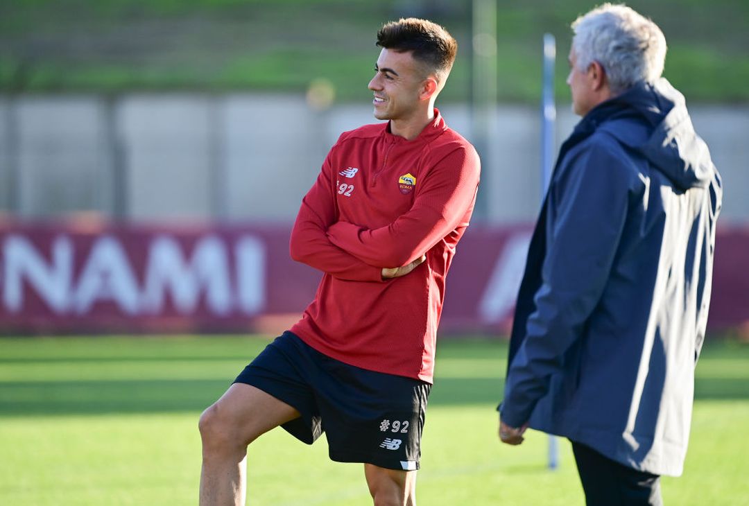 Mourinho respira: a Trigoria Pellegrini e Kumbulla in gruppo – FOTO GALLERY - immagine 7