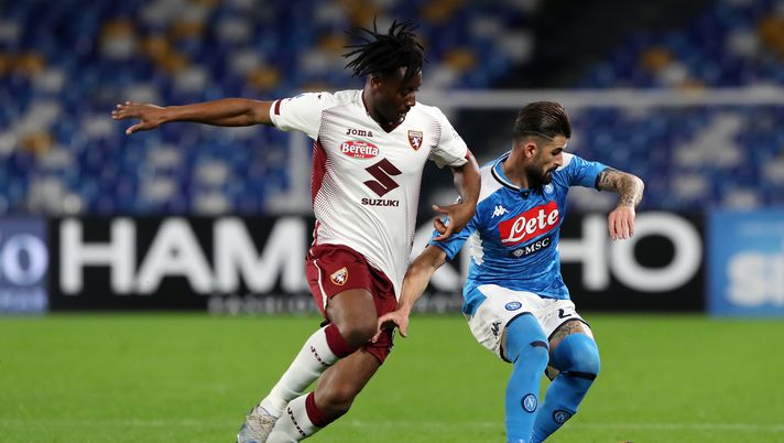 NAPLES, ITALY - FEBRUARY 29: Soualiho Meite of Torino FC vies with Elseid Hysaj of SSC Napoli during the Serie A match between SSC Napoli and  Torino FC at Stadio San Paolo on February 29, 2020 in Naples, Italy. (Photo by Francesco Pecoraro/Getty Images) 