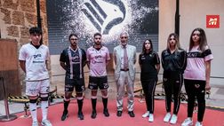 VIDEO PALERMO, PRESENTATE LE NUOVE MAGLIE PER LA STAGIONE 2022/23