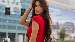 Antonella Fiordelisi vestita di rosso è da urlo: il lato B è in forma spaziale