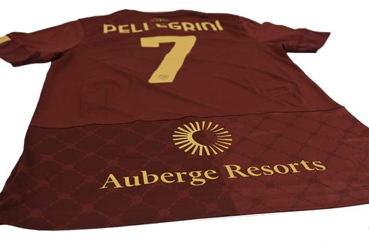 Roma, nuovo sponsor sulla maglia: Auberger Resorts, catena del Friedkin Group- immagine 2