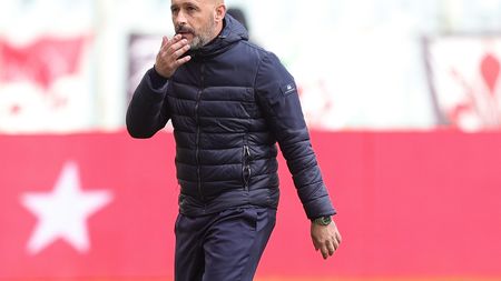 FLORENCE, ITALY - APRIL 03: Vincenzo Italiano manager of ACF Fiorentina looks on during the Serie A match between ACF Fiorentina and Empoli FC at Stadio Artemio Franchi on April 3, 2022 in Florence, Italy. (Photo by Gabriele Maltinti/Getty Images) FLORENCE, ITALY - APRIL 03: Vincenzo Italiano manager of ACF Fiorentina looks on during the Serie A match between ACF Fiorentina and Empoli FC at Stadio Artemio Franchi on April 3, 2022 in Florence, Italy. (Photo by Gabriele Maltinti/Getty Images)