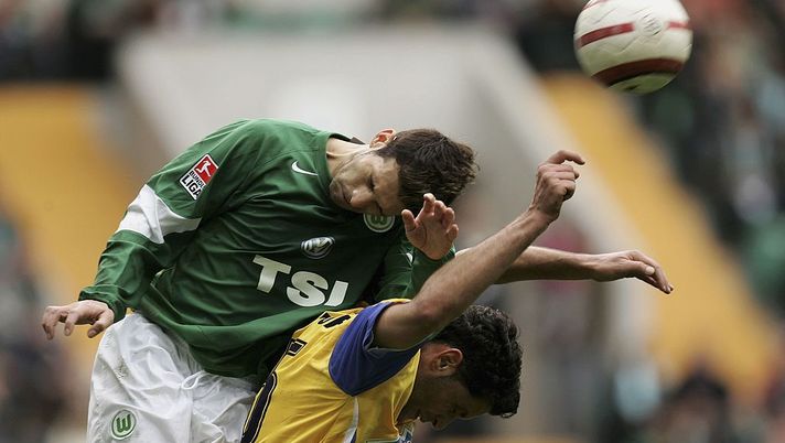 WOLFSBURG, GERMANY - APRIL 01: Facundo Quiroga (L) of Wolfsburg and Abdelaziz Ahanfouf (R) of Duisburg head for the ball during the Bundesliga match between VfL Wolfsburg and MSV Duisburg at the Volkswagen Arena on April 1, 2006 in Wolfsburg, Germany. (Photo by Martin Rose/Bongarts/Getty Images) WOLFSBURG, GERMANY - APRIL 01: Facundo Quiroga (L) of Wolfsburg and Abdelaziz Ahanfouf (R) of Duisburg head for the ball during the Bundesliga match between VfL Wolfsburg and MSV Duisburg at the Volkswagen Arena on April 1, 2006 in Wolfsburg, Germany. (Photo by Martin Rose/Bongarts/Getty Images)