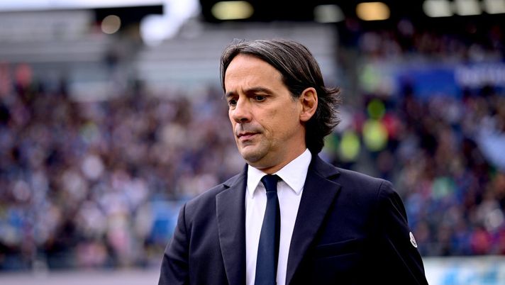 NAPLES, ITALY - MAY 21: Head coach of Inter Simone Inzaghi looks on during the Serie A match between SSC Napoli and FC Internazionale at Stadio Diego Armando Maradona on May 21, 2023 in Naples, Italy. (Photo by Mattia Ozbot - Inter/Inter via Getty Images) Inzaghi: “Lukaku è tornato quello che conosciamo. Turnover? Ottime risposte, servono tutti” - immagine 1