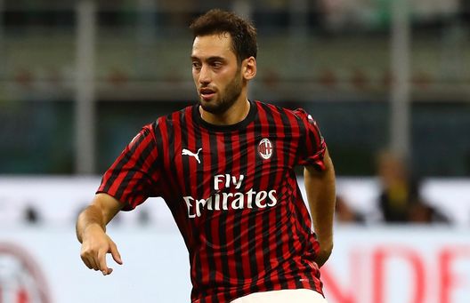  Hakan Calhanoglu, centrocampista del Milan (credits: GETTY Images) 