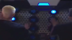 VIDEO / Neymar e Justin Bieber, amici per la pelle, si sfidano a un gioco di riflessi