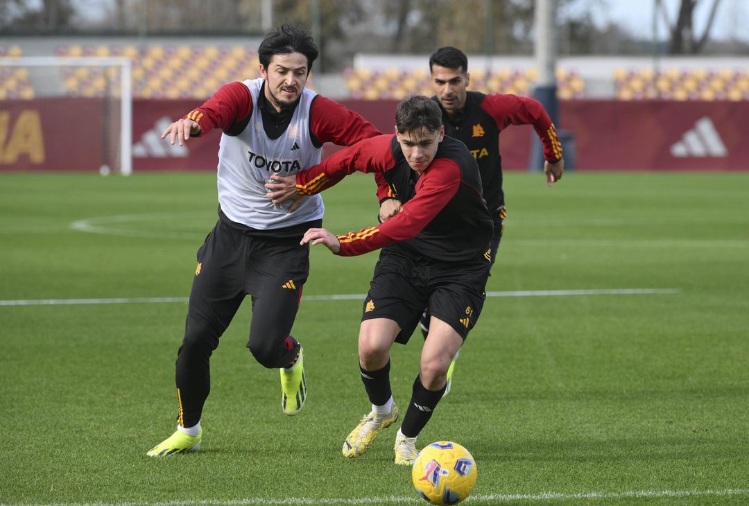 Roma, l’allenamento a due giorni dal derby di Coppa Italia – FOTOGALLERY - immagine 12