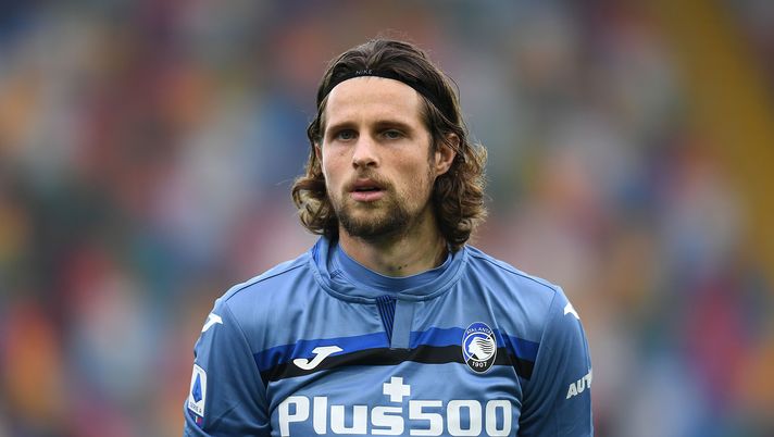 UDINE, ITALY - JANUARY 20: Hans Hateboer of Atalanta BC looks on during the Serie A match between Udinese Calcio and Atalanta BC at Dacia Arena on January 20, 2021 in Udine, Italy. (Photo by Alessandro Sabattini/Getty Images) 