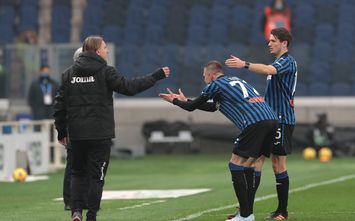  BERGAMO, ITALY - FEBRUARY 06: Josip Ilicic of Atalanta B.C. celebrates after scoring their side's first goal during the Serie A match between Atalanta BC and Torino FC at Gewiss Stadium on February 06, 2021 in Bergamo, Italy. Sporting stadiums around Italy remain under strict restrictions due to the Coronavirus Pandemic as Government social distancing laws prohibit fans inside venues resulting in games being played behind closed doors. (Photo by Emilio Andreoli/Getty Images)