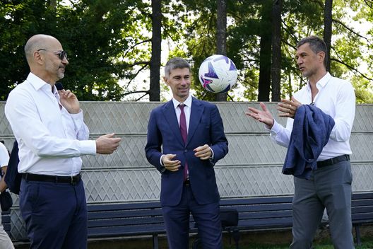 Gazidis Massara Maldini AC Milan allenamento Milanello