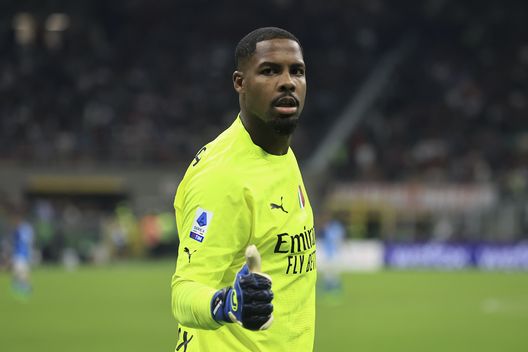 Mike Maignan (portiere AC Milan), qui durante Milan-Napoli 1-2 (Serie A 2022-2023) | News (Getty Images) Mike Maignan AC Milan Milan-Napoli 1-2 Serie A 2022-2023