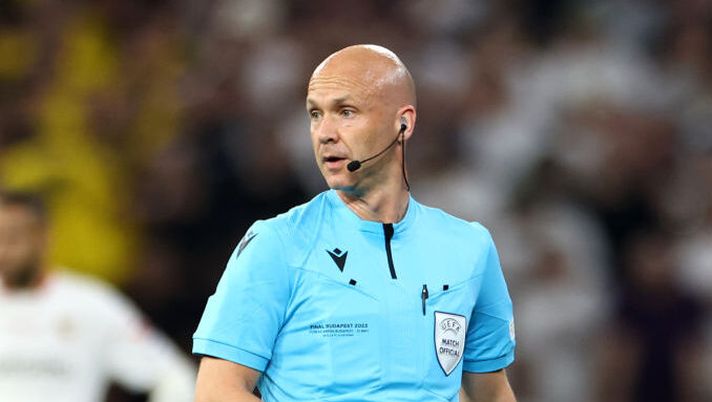La Premier League difende Taylor: “Siamo scioccati. È uno dei nostri arbitri migliori” - immagine 1