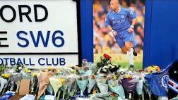 Vialli, i tifosi gli rendono omaggio allo stadio del Chelsea