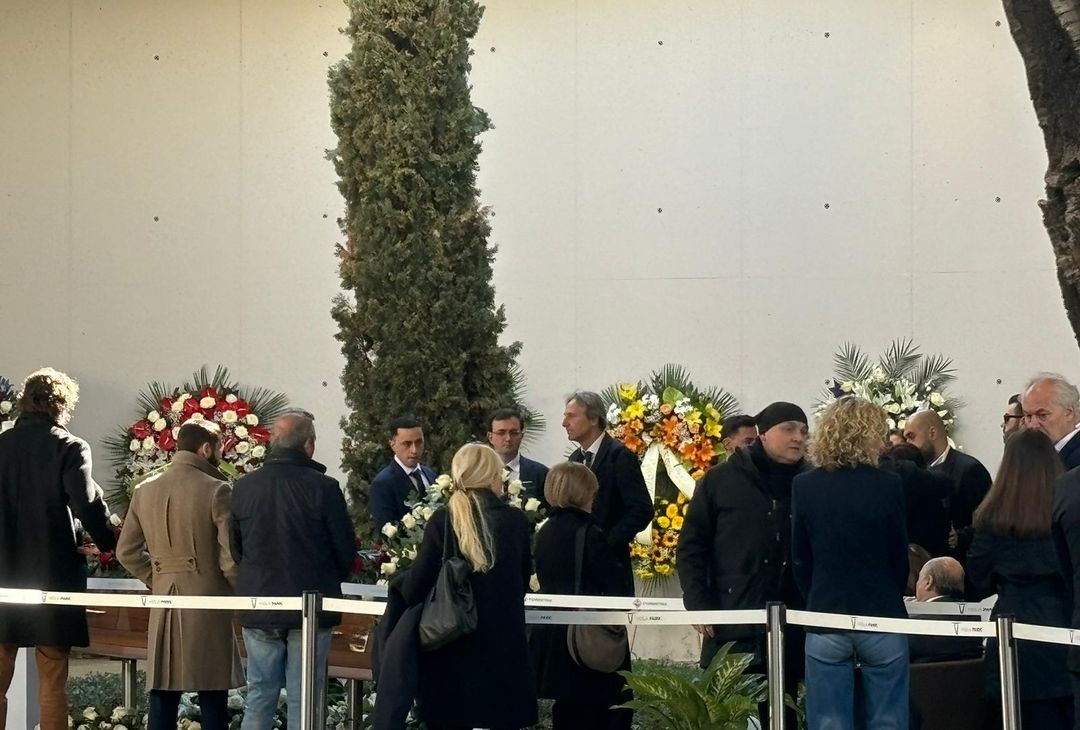 GALLERY VN – La camera ardente per Joe Barone. Tra i presenti Marotta e DeLa - immagine 5