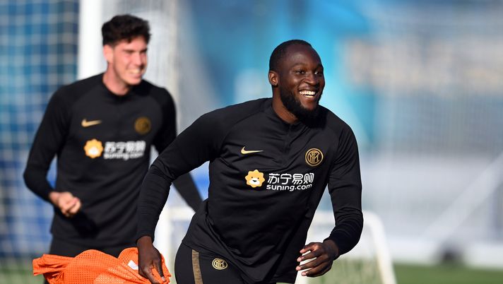 COMO, ITALY - OCTOBER 04:  Romelu Lukaku of FC Internazionale reacts during a FC Internazionale training session at Appiano Gentile on October 4, 2019 in Como, Italy.  (Photo by Claudio Villa - Inter/Inter via Getty Images)  COMO, ITALY - OCTOBER 04:  Romelu Lukaku of FC Internazionale reacts during a FC Internazionale training session at Appiano Gentile on October 4, 2019 in Como, Italy.  (Photo by Claudio Villa - Inter/Inter via Getty Images)