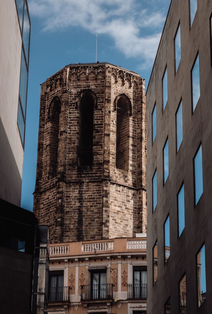 GALLERY Il Napoli omaggia le bellezze artistiche di Barcellona: gli scatti mozzafiato - immagine 4