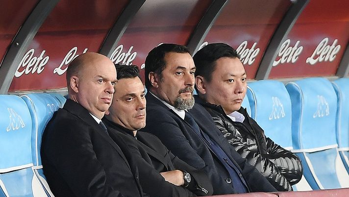 Marco Fassone, Vincenzo Montella, Massimiliano Mirabelli e Han Li Milan (credits: GETTY Images) 