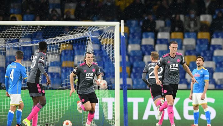 NAPLES, ITALY - DECEMBER 09: Jonny Evans of Leicester City celebrates after scoring their team's first goal during the UEFA Europa League group C match between SSC Napoli and Leicester City at Stadio Diego Armando Maradona on December 09, 2021 in Naples, Italy. (Photo by Francesco Pecoraro/Getty Images) NAPLES, ITALY - DECEMBER 09: Jonny Evans of Leicester City celebrates after scoring their team's first goal during the UEFA Europa League group C match between SSC Napoli and Leicester City at Stadio Diego Armando Maradona on December 09, 2021 in Naples, Italy. (Photo by Francesco Pecoraro/Getty Images)