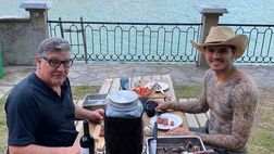 Wanda torna a difendere il padre di Icardi: “Un nonno fantastico. Ivana caduta nel vortice dei…”