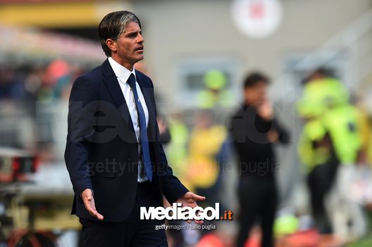MILAN, ITALY - APRIL 09: Head coach Diego Lopez of Palermo looks on during the Serie A match between AC Milan and US Citta di Palermo at Stadio Giuseppe Meazza on April 9, 2017 in Milan, Italy. (Photo by Tullio M. Puglia/Getty Images) MILAN, ITALY - APRIL 09: Head coach Diego Lopez of Palermo looks on during the Serie A match between AC Milan and US Citta di Palermo at Stadio Giuseppe Meazza on April 9, 2017 in Milan, Italy. (Photo by Tullio M. Puglia/Getty Images)