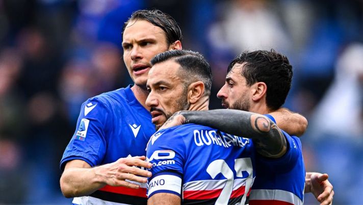GENOA, ITALY - FEBRUARY 19: Fabio Quagliarella of Sampdoria (C) celebrates with his team-mates Albin Ekdal and Francesco Caputo after scoring his second goal during the Serie A match between UC Sampdoria and Empoli FC at Stadio Luigi Ferraris on February 19, 2022 in Genoa, Italy. (Photo by Getty Images) Caputo rischia, Quagliarella, Sabiri, Yoshida: dubbi e certezze nella formazione della Samp - immagine 1