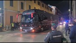 VIDEO – Cremonese-Milan, pullman rossonero giunto allo Zini | PM News