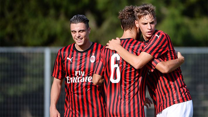 Un'immagine di un'esultanza del Milan Primavera 2019-2020 (credits: acmilan.com) Un'immagine di un'esultanza del Milan Primavera 2019-2020 (credits: acmilan.com)