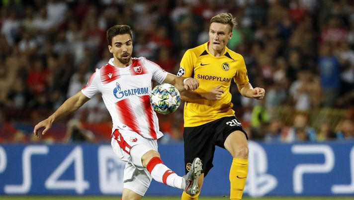 BELGRADE, SERBIA - AUGUST 27: Tomane (L) of Crvena Zvezda competes for the ball against Michel Aebischer (R) of Young Boys during the UEFA Champions League Play Off Second Leg match between Crvena Zvezda and Young Boys at stadium Rajko Mitic on August 27, 2019 in Belgrade, Serbia. (Photo by Srdjan Stevanovic/Getty Images) Cor Bo – Per Aebischer serve il versamento di Saputo - immagine 1