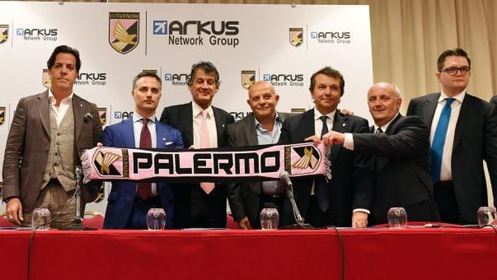 PALERMO, ITALY - MAY 08: (L-R) Daniela De Angeli, Rino Foschi, Walter Tuttolomondo, Vincenzo Macaione, Giuseppe Valente, Salvatore Tuttolomondo, Alessandro Albanese, Roberto Bergamo, Stefano Pistilli and Fabrizio Lucchesi attend a press conference during the presentation of ARKUS Network Group as US Citta' di Palermo new owner at Mondello Palace on May 08, 2019 in Palermo, Italy. (Photo by Tullio M. Puglia/Getty Images) PALERMO, ITALY - MAY 08: (L-R) Daniela De Angeli, Rino Foschi, Walter Tuttolomondo, Vincenzo Macaione, Giuseppe Valente, Salvatore Tuttolomondo, Alessandro Albanese, Roberto Bergamo, Stefano Pistilli and Fabrizio Lucchesi attend a press conference during the presentation of ARKUS Network Group as US Citta' di Palermo new owner at Mondello Palace on May 08, 2019 in Palermo, Italy. (Photo by Tullio M. Puglia/Getty Images)