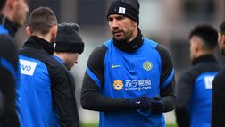 Sky – Bologna su Kolarov, ma l’Inter gli propone il rinnovo: il serbo può restare