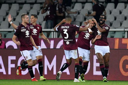 TURIN, ITALY - SEPTEMBER 23: Marko Pjaca of Torino FC celebrates an opening goal with his team mates during the Serie A match between Torino FC v SS Lazio at Stadio Olimpico di Torino on September 23, 2021 in Turin, Italy. (Photo by Marco Rosi - SS Lazio/Getty Images) TURIN, ITALY - SEPTEMBER 23: Marko Pjaca of Torino FC celebrates an opening goal with his team mates during the Serie A match between Torino FC v SS Lazio at Stadio Olimpico di Torino on September 23, 2021 in Turin, Italy. (Photo by Marco Rosi - SS Lazio/Getty Images)