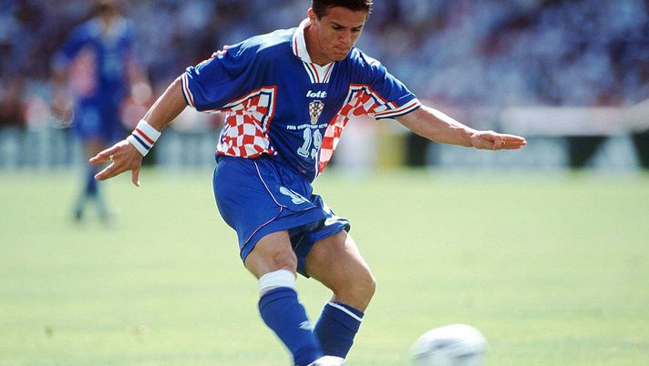 BORDEAUX, FRANCE - JUNE 30: WM 1998 in Frankreich, Achtelfinale, Bordeaux; RUMAENIEN - KROATIEN (ROM - CRO) 0:1; Goran VLAOVIC/CRO (Photo by Marcus Brandt/Bongarts/Getty Images) BORDEAUX, FRANCE - JUNE 30: WM 1998 in Frankreich, Achtelfinale, Bordeaux; RUMAENIEN - KROATIEN (ROM - CRO) 0:1; Goran VLAOVIC/CRO (Photo by Marcus Brandt/Bongarts/Getty Images)