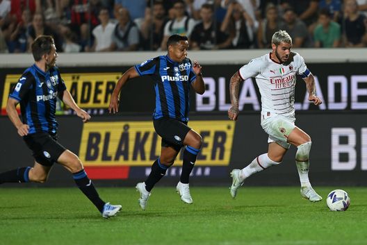 Theo Hernández (difensore AC Milan) qui durante Atalanta-Milan 1-1 (Serie A 2022-2023) | News (Getty Images) Theo Hernández AC Milan Atalanta-Milan 1-1 Serie A 2022-2023