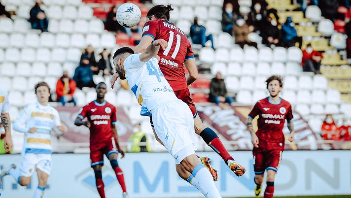 Foto Claudio Martinelli/LaPresse 27 febbraio 2022 Cittadella (Padova) Italia sport calcio A.S. Cittadella - Frosinone Calcio - Campionato di calcio Serie BKT 2021/2022 - Stadio “Piercesare Tombolato”Nella foto: beretta giacomo segna 3-0Photo Claudio Martinelli/LaPresse February 27th, 2022 Cittadella (Padua) Italy sport soccer A.S. Cittadella - Frosinone Calcio - Italian Football Championship League BKT 2021/2022 - “Piercesare Tombolato” stadium. In the pic: beretta giacomo scores 3-0 È un super Cittadella, spazzato via il Frosinone (rivale playoff) - immagine 1