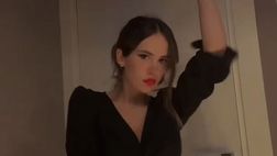 VIDEO / Jessica Immobile interpreta il ballo di Mercoledì che spopola su Tik Tok