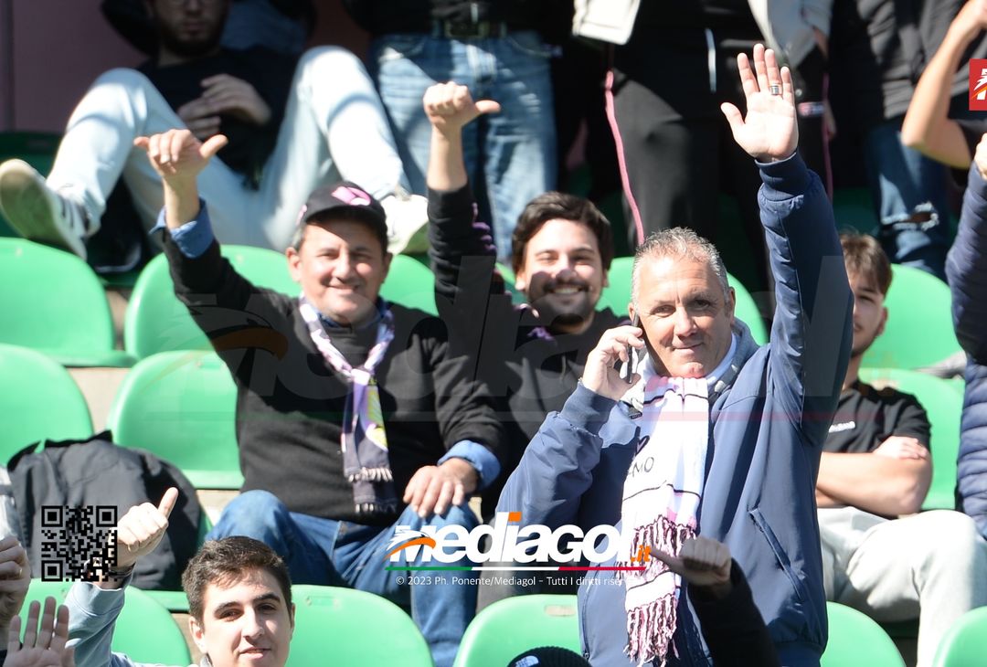 FOTOTIFO Palermo-Frosinone 1-1, i tifosi allo Stadio “Renzo Barbera” (Gallery) - immagine 38