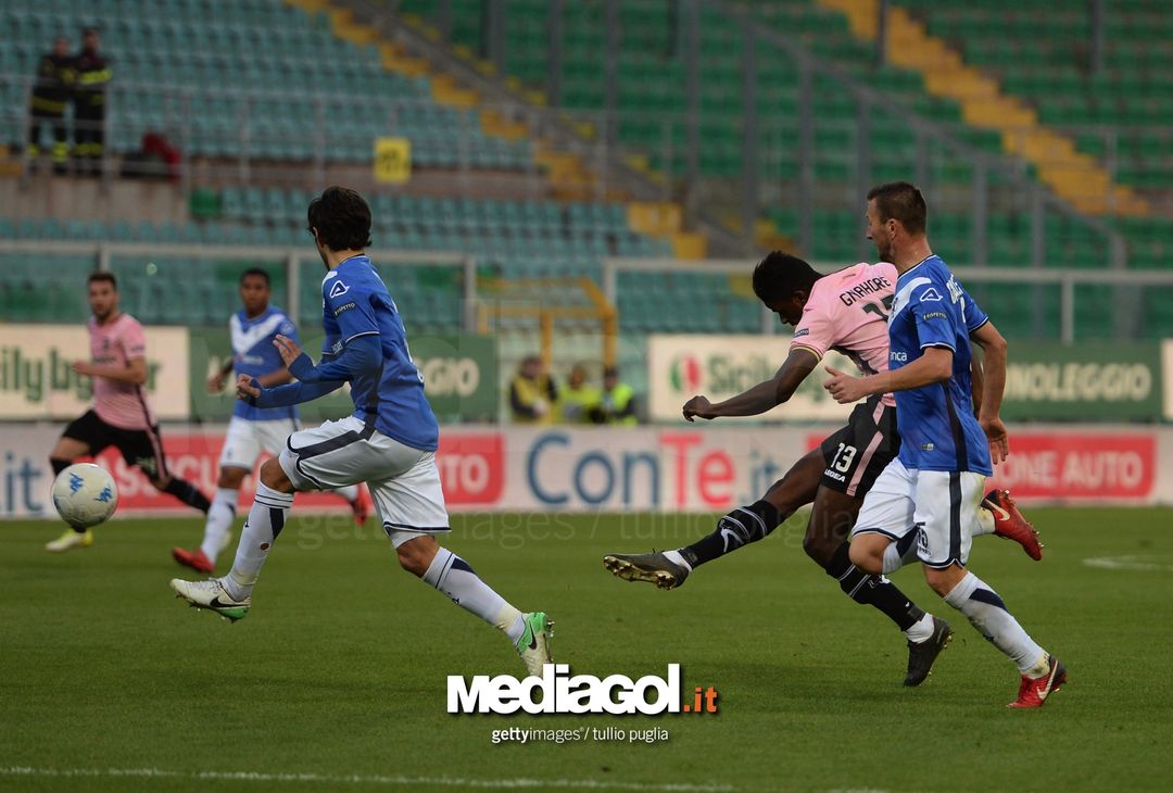  PALERMO, ITALY - JANUARY 27: Eddy Gnahore' of Palermo scores his team's second goal during the Serie B match between US Citta di Palermo and Brescia Calcio on January 27, 2018 in Palermo, Italy.  (Photo by Tullio M. Puglia/Getty Images) 