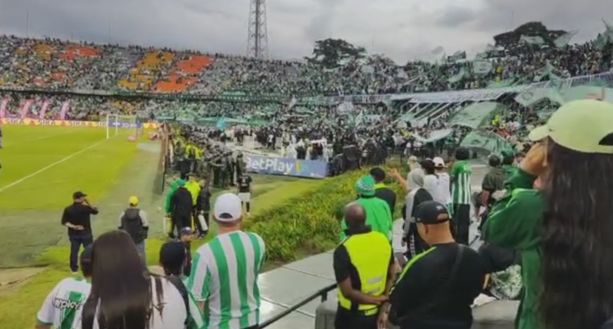 Il Clasico tra Atlético Nacional e América de Cali non può iniziare: incidenti e scontri, 89 feriti - immagine 1